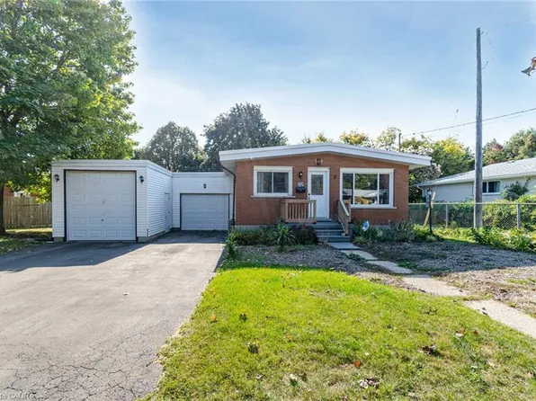 22 Balmoral Dr, Guelph, ON N1E 3N6