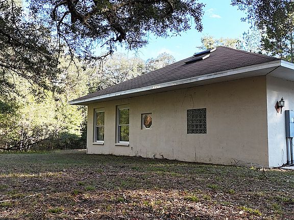 5th image of 325 SW Chastain Gln