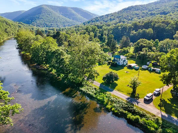 643 Castle Garden Rd, Driftwood, PA 15832