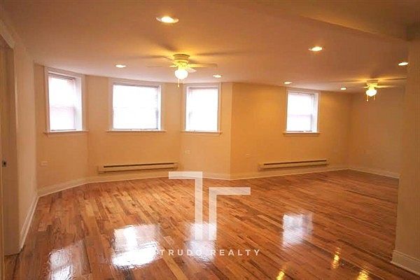1st image of 1115 W Oakdale Ave #1125GDNN
