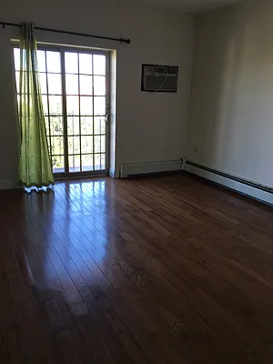 Rented by Metropolis International Realty Inc. | media 10