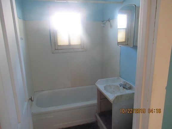4th image of 815 N Garfield St