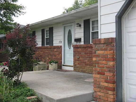 2nd image of 1711 Arbor Hill Dr
