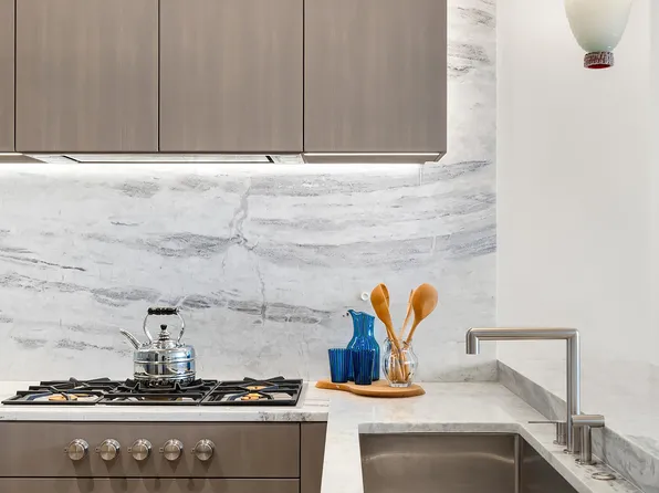 500 West 18th Street image 16 of 26