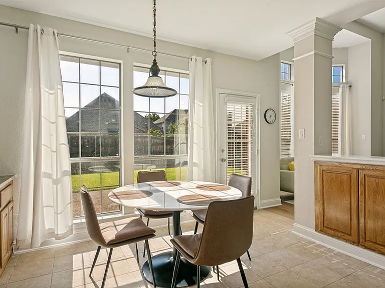 412 S Hampton Ct — Photo 16