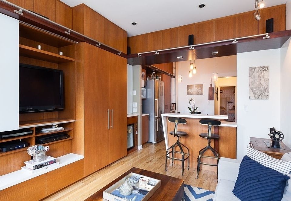 1st image of 433 W 54th St APT 17