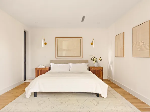 47 Madison Street image 11 of 29