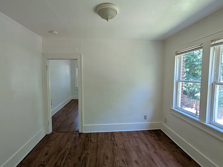 818 W Symmes St #818 — Photo 5