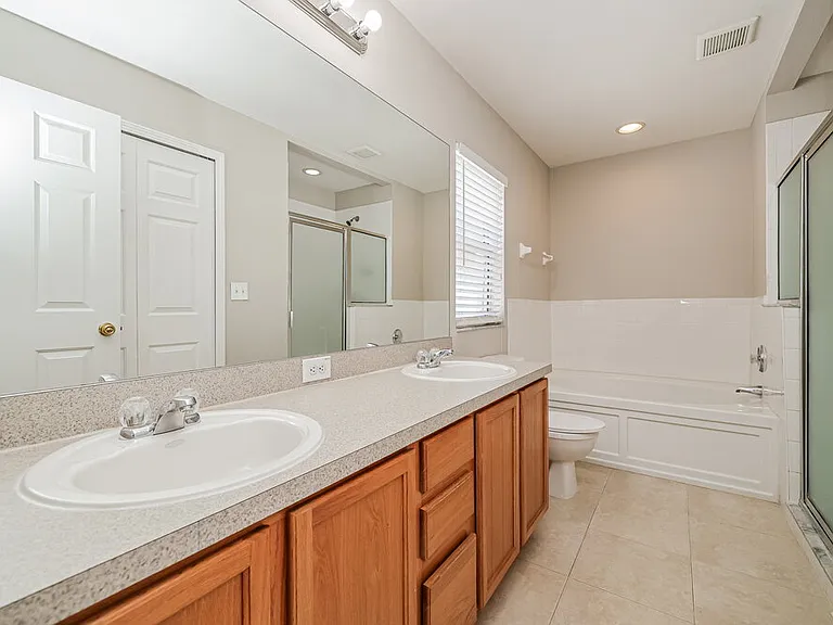 11025 Whittney Chase Dr — Photo 9