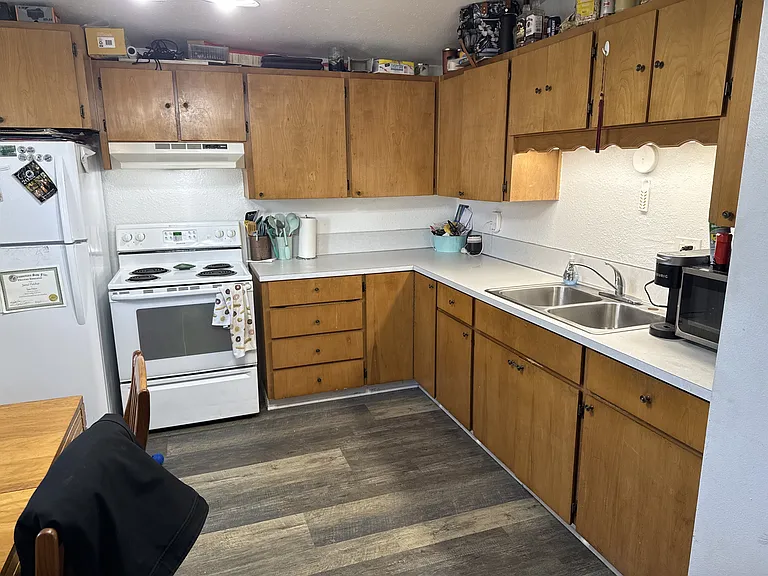 1735 B St — Photo 2