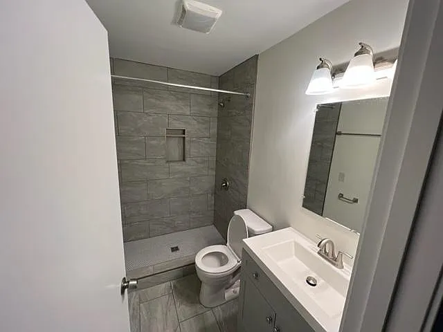 2835 Hillside Dr — Photo 6