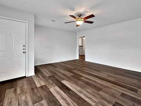 5th image of 3206 Glenwood Dr