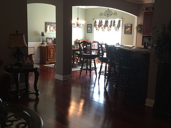 4th image of 134 Kensington Dr SE