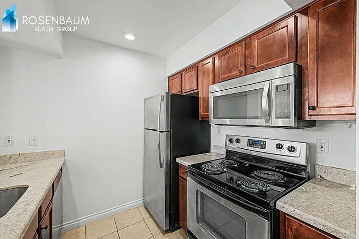 5135 N 10th St #15 — Photo 14