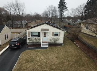 38 Arkwright Rd, Webster, MA 01570