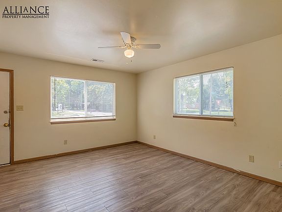 3rd image of 928-30 Moro St #930