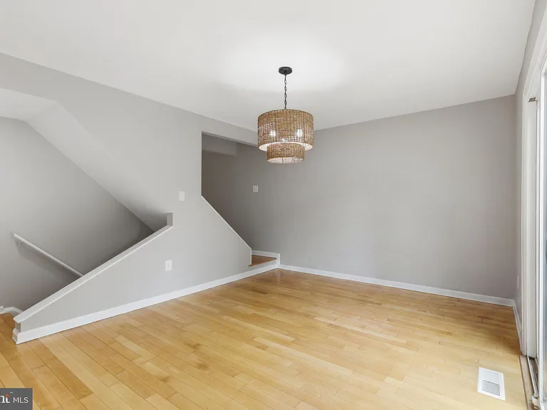 11092 Saffold Way — Photo 10