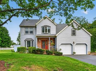 280 Stonehenge Dr, Lopatcong Twp., NJ 08865