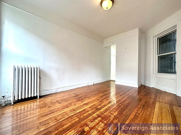 3rd image of 936 W End Ave APT F15