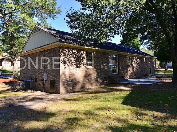 4th image of 401 Remington Dr