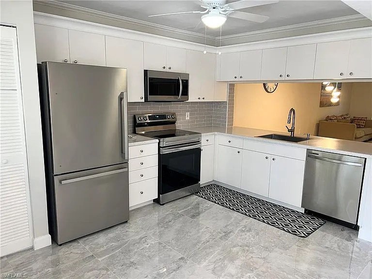 3011 Sandpiper Bay Cir #C102 — Photo 4