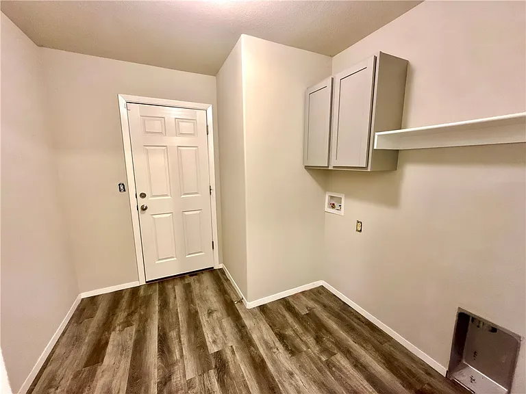 530 Woodcreek Loop — Photo 13