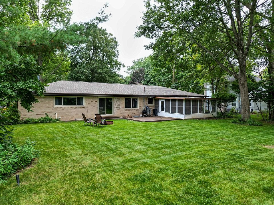 1st image of 1107 Adams Dr