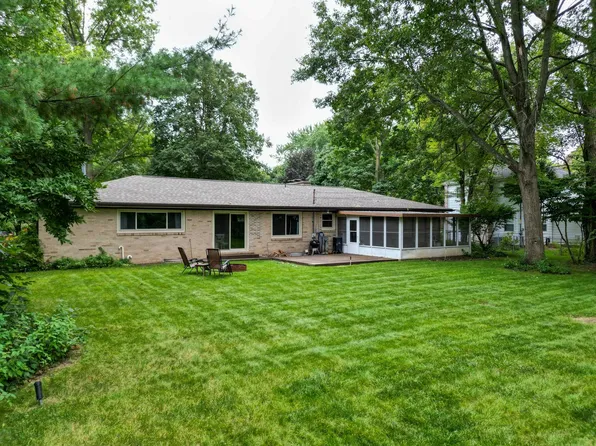 1107 Adams Dr, Midland, MI 48642