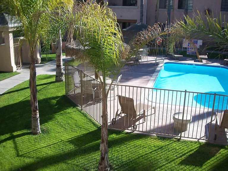 Los Olivos Apartments — Photo 38
