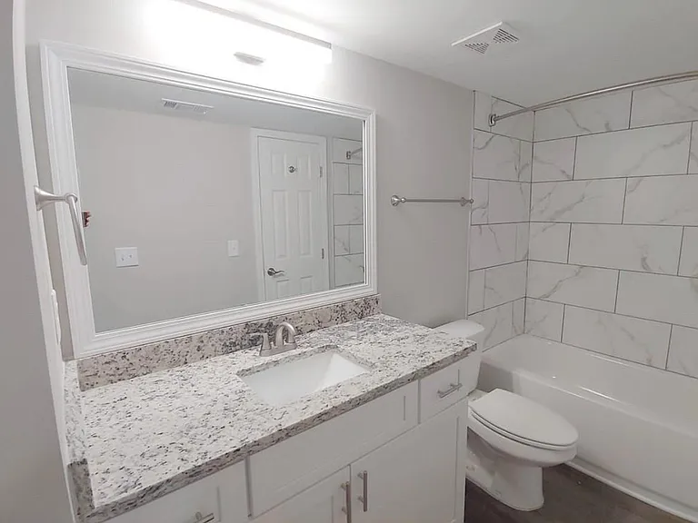 1033 Seasons Pkwy #1033 — Photo 16