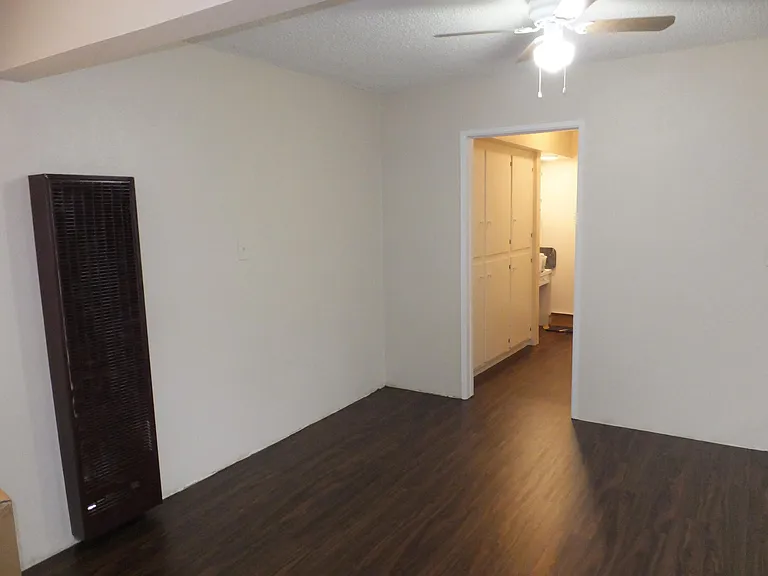 6890 N Paramount Blvd #12 — Photo 8