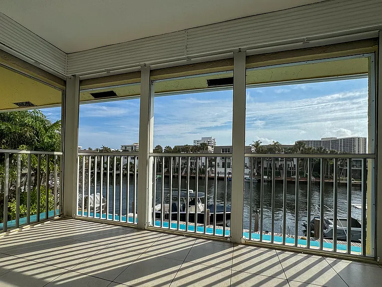 1110 Bel Air Dr #B — Photo 8