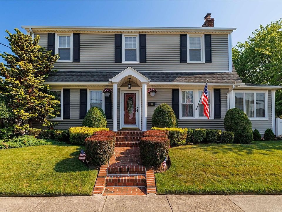 1st image of 121 Rutland Avenue
