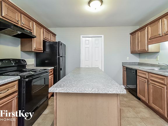 4th image of 4036 Clovis Cv