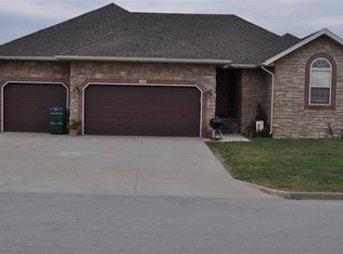 1104 Aaron Ave, Monett, MO 65708