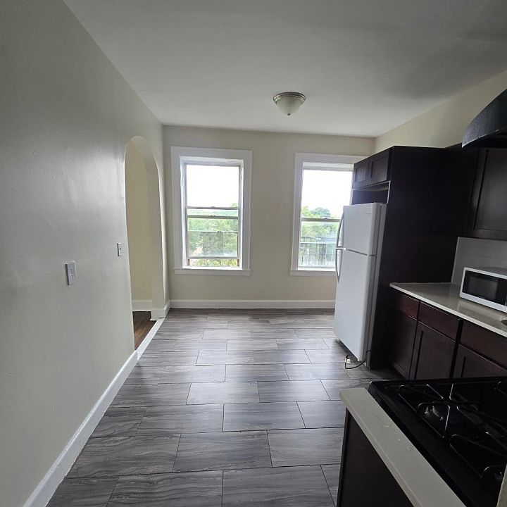1st image of 691 Elizabeth Ave #62A