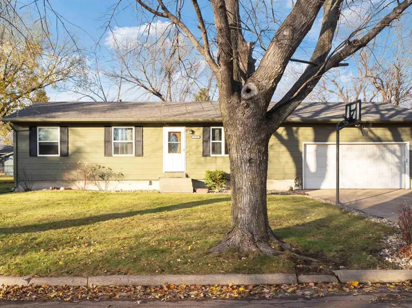 804 E Maple St, Harrisburg, SD 57032