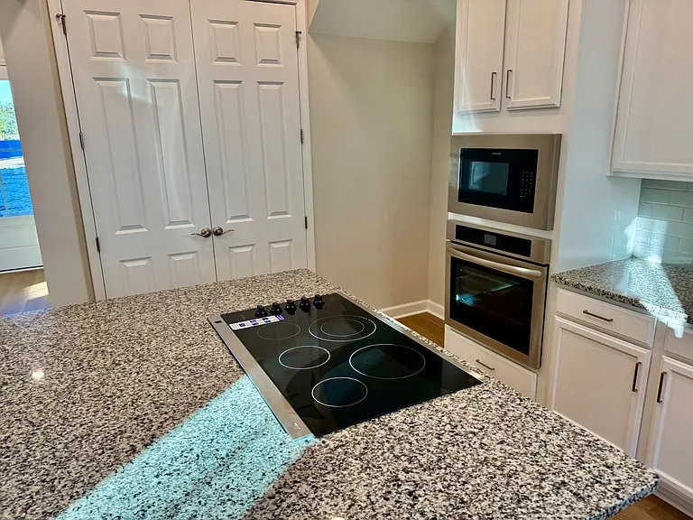 2820 Cook Cir #D — Photo 14