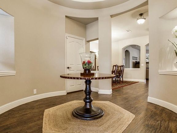 4th image of 108 Crown Colony Dr