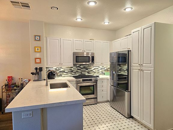 5th image of 17941 Lost Canyon Rd Unit 4