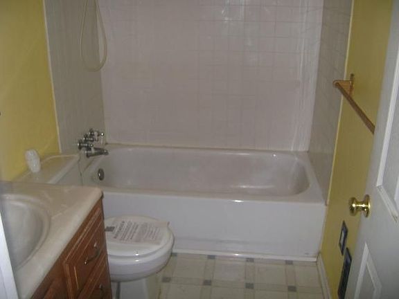 5th image of 28521 Marquette St