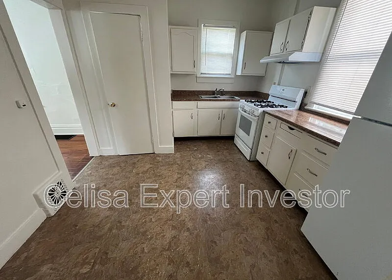 3 bed, 1.5 bath, 1440 sqft, $1,350 — Photo 4