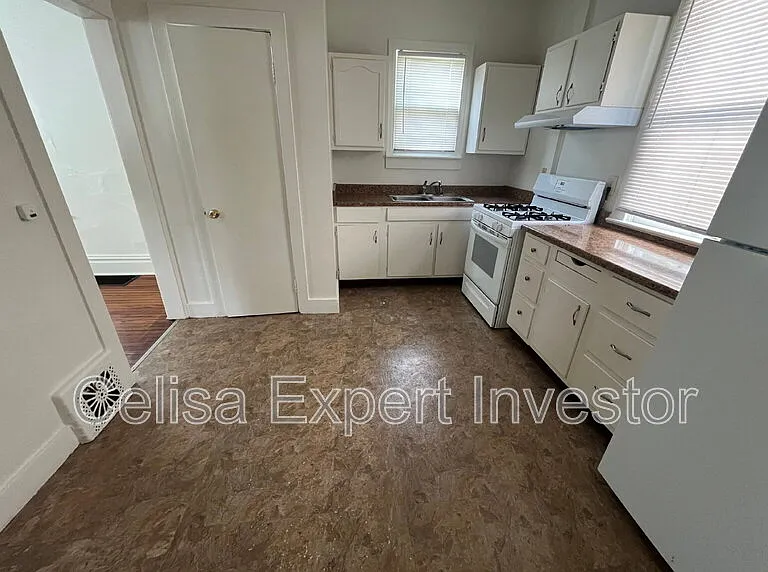 1209 W Wildwood Ave — Photo 4