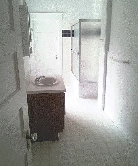 740 University Ave — Photo 9