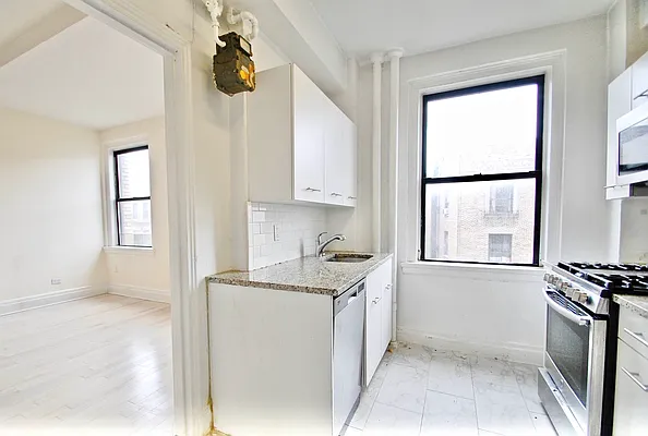 Rented by Bohemia Realty Group | media 2
