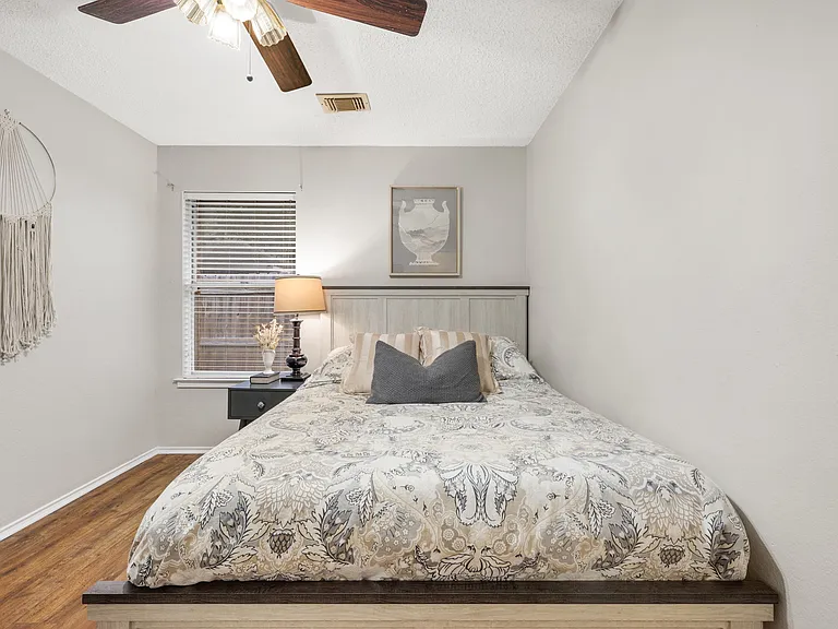 4143 Norway Ln — Photo 18