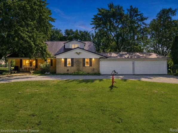 5593 Fairway Ln, Lexington, MI 48450