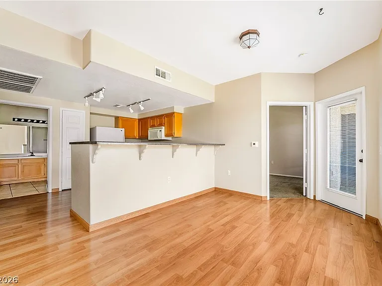 10245 S Maryland Pkwy #132 — Photo 5