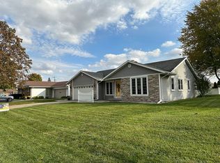 30 Capri Dr, Napoleon, OH 43545
