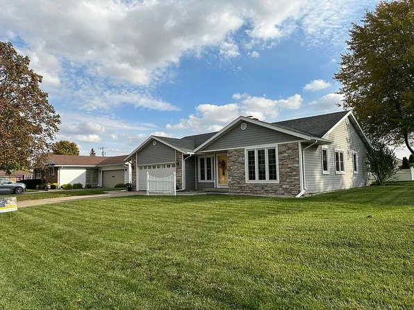 30 Capri Dr, Napoleon, OH 43545